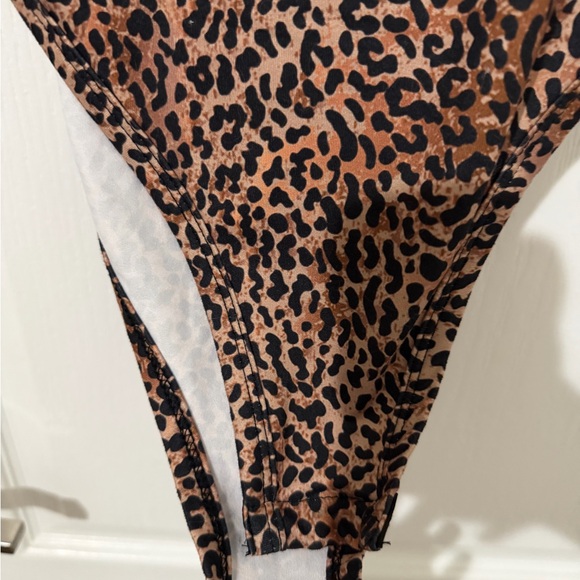 Leopard Print One-Piece - Picture 3 of 4